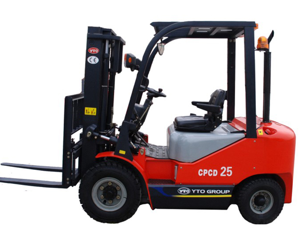 叉車(chē)